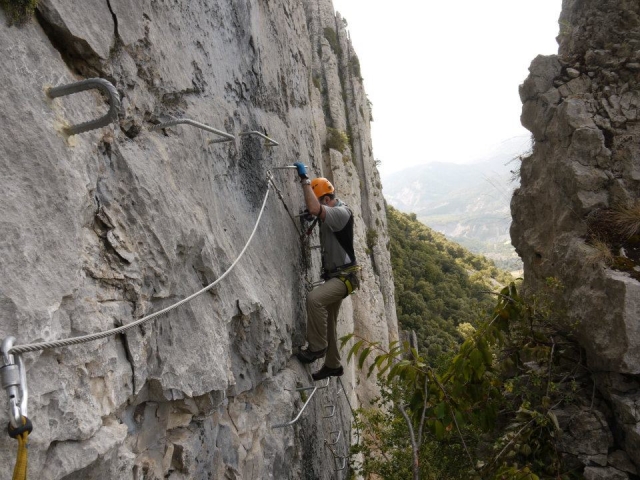Con precaucion en la via ferrata.jpg